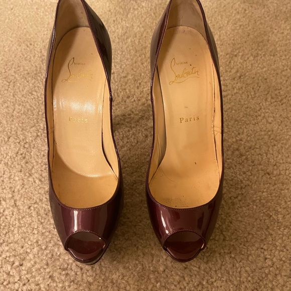 Christian Louboutin Gabin 140 Peep Toe Pumps in PURPLE Patent Leather - Picture 8 of 15